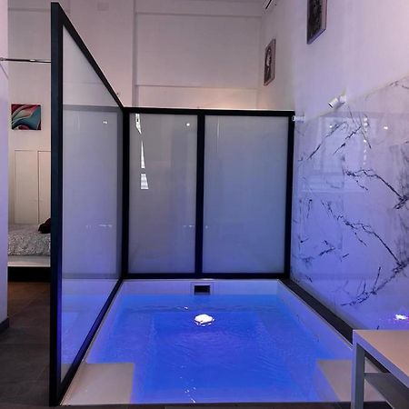Apartamento deluxe SEVILLA CENTRO con PISCINA CLIMATIZADA PRIVADA Esterno foto