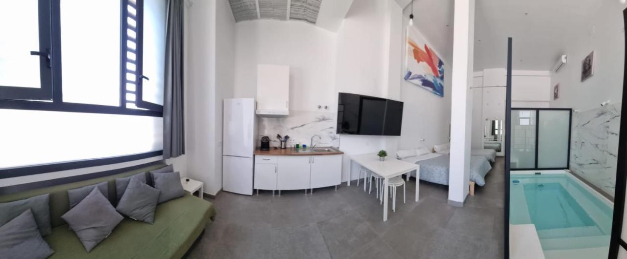 Apartamento deluxe SEVILLA CENTRO con PISCINA CLIMATIZADA PRIVADA Esterno foto